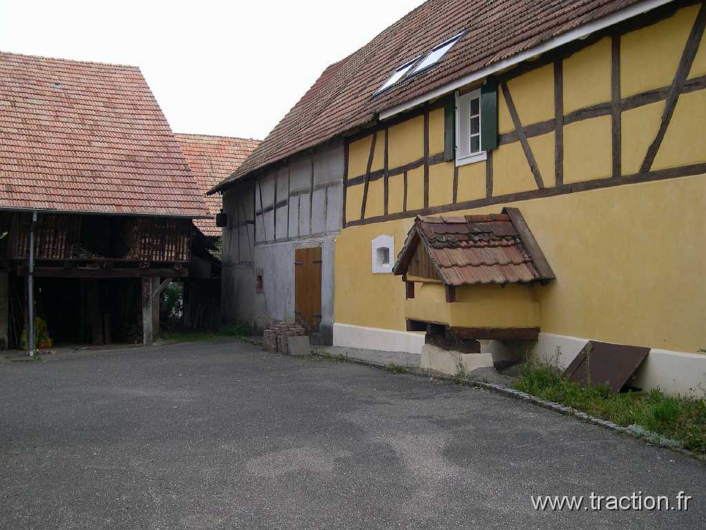 20080921 4 Muespach le H 27.jpg - 21/09/2008 - 68640 MUESPACH LE HAUTCLUB DE VƒHICULES ANCIENS D'ALSACE-MULHOUSE - CVAAM25�mes JOURNƒES EUROPƒENNES DU PATRIMOINEUn ancien four